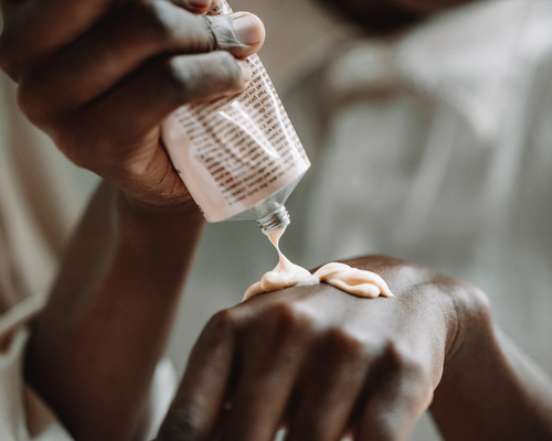 Men's Half Hand De-Tan Service for Both Hands in Siruseri