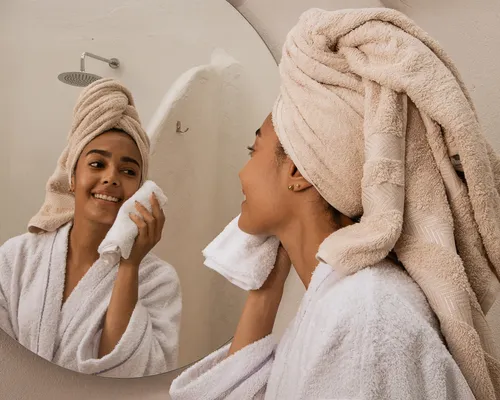 Professional Clean Up Treatment for Women in Siruseri