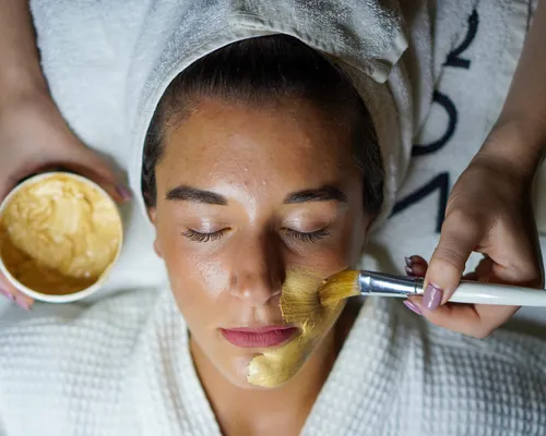 De-Tan Facial Treatment at Women's Skin Care Service Salon in Siruseri