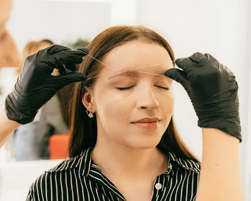 Women's Eyebrow Threading Service in Siruseri