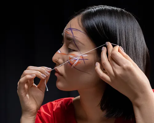 Women's Side Face Threading Service in Siruseri